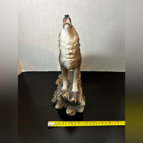 Large Cries Of The Night Howling Alpha Gray Wolf Statue 12"H Spirit Wolves Decor - Picture 11 of 11